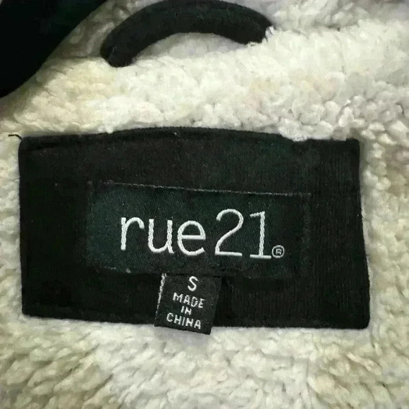 Women’s Rue21 Coat - Picture 3 of 7
